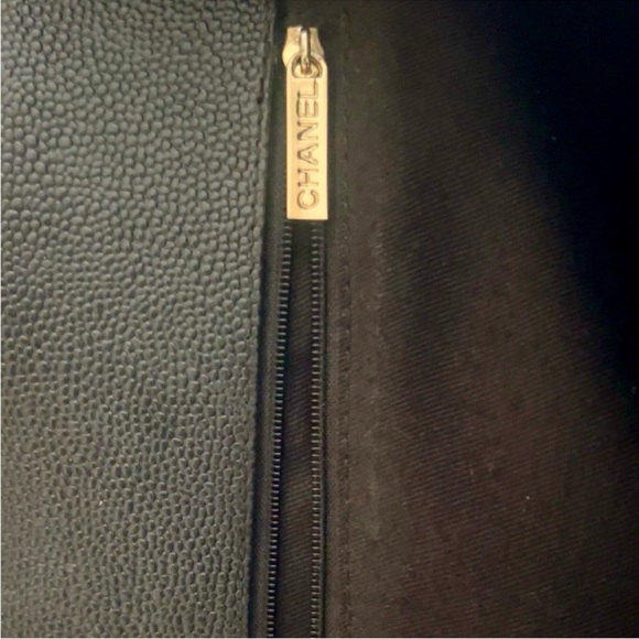 Chanel vintage black leather bag with shoulder strap - Picture 5 of 7